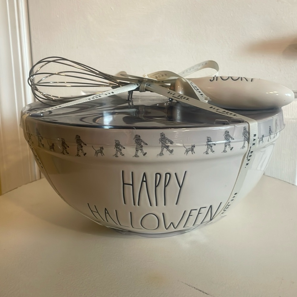Rae Dunn HAPPY HALLOWEEN MIXING LARGE BOWL with whisk
